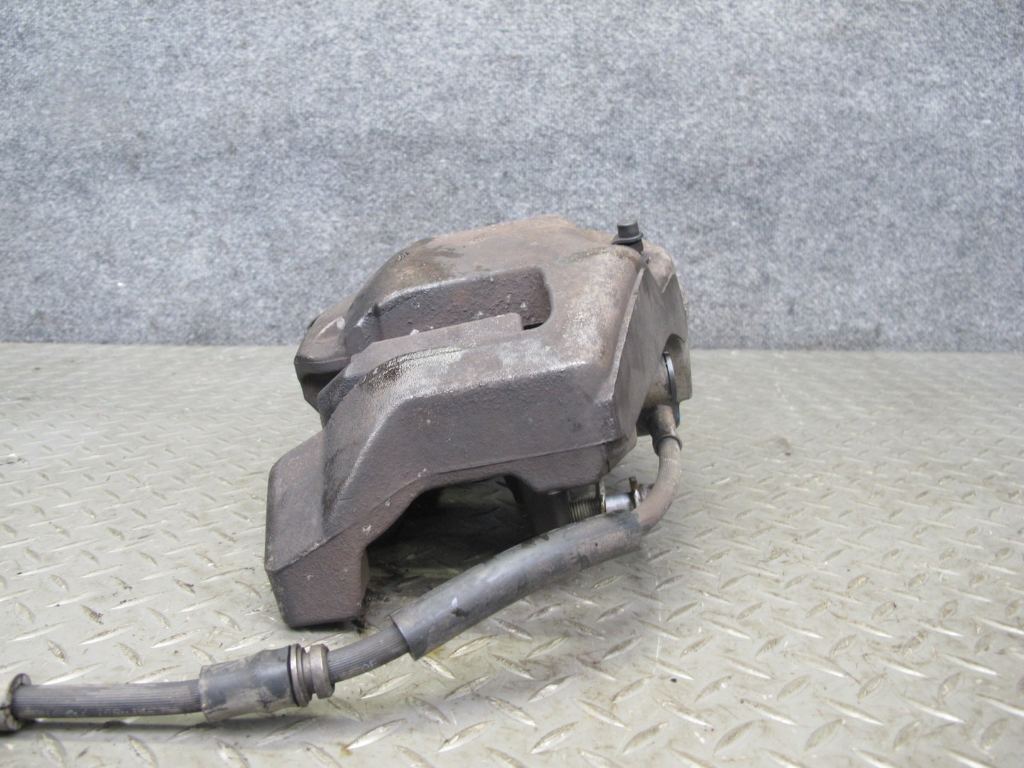 2010-2011 BMW X6 E72 Hybrid AWD Front Left & Right Brake Caliper Set of 2
