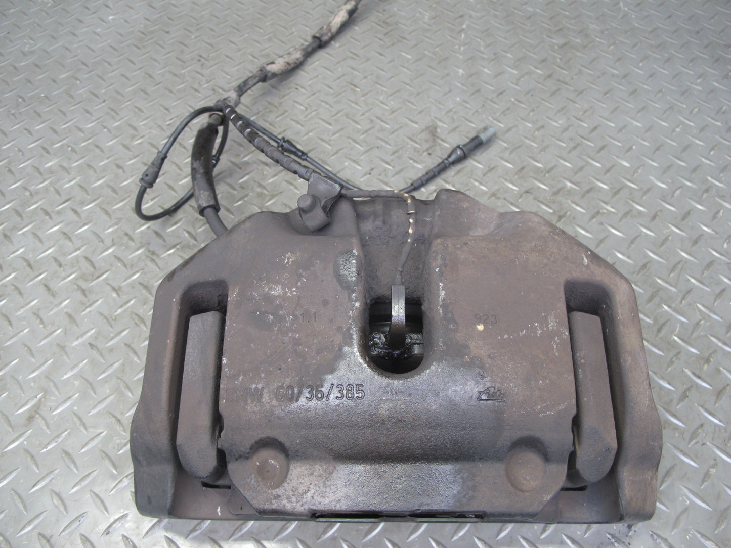 2010-2011 BMW X6 E72 Hybrid AWD Front Left & Right Brake Caliper Set of 2