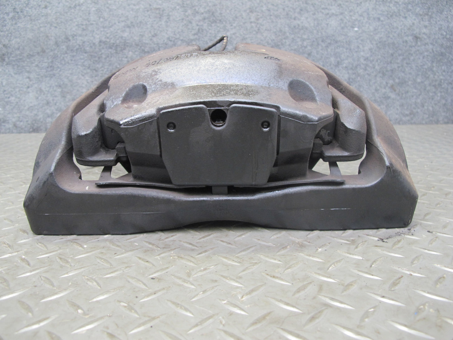 2010-2011 BMW X6 E72 Hybrid AWD Front Left & Right Brake Caliper Set of 2