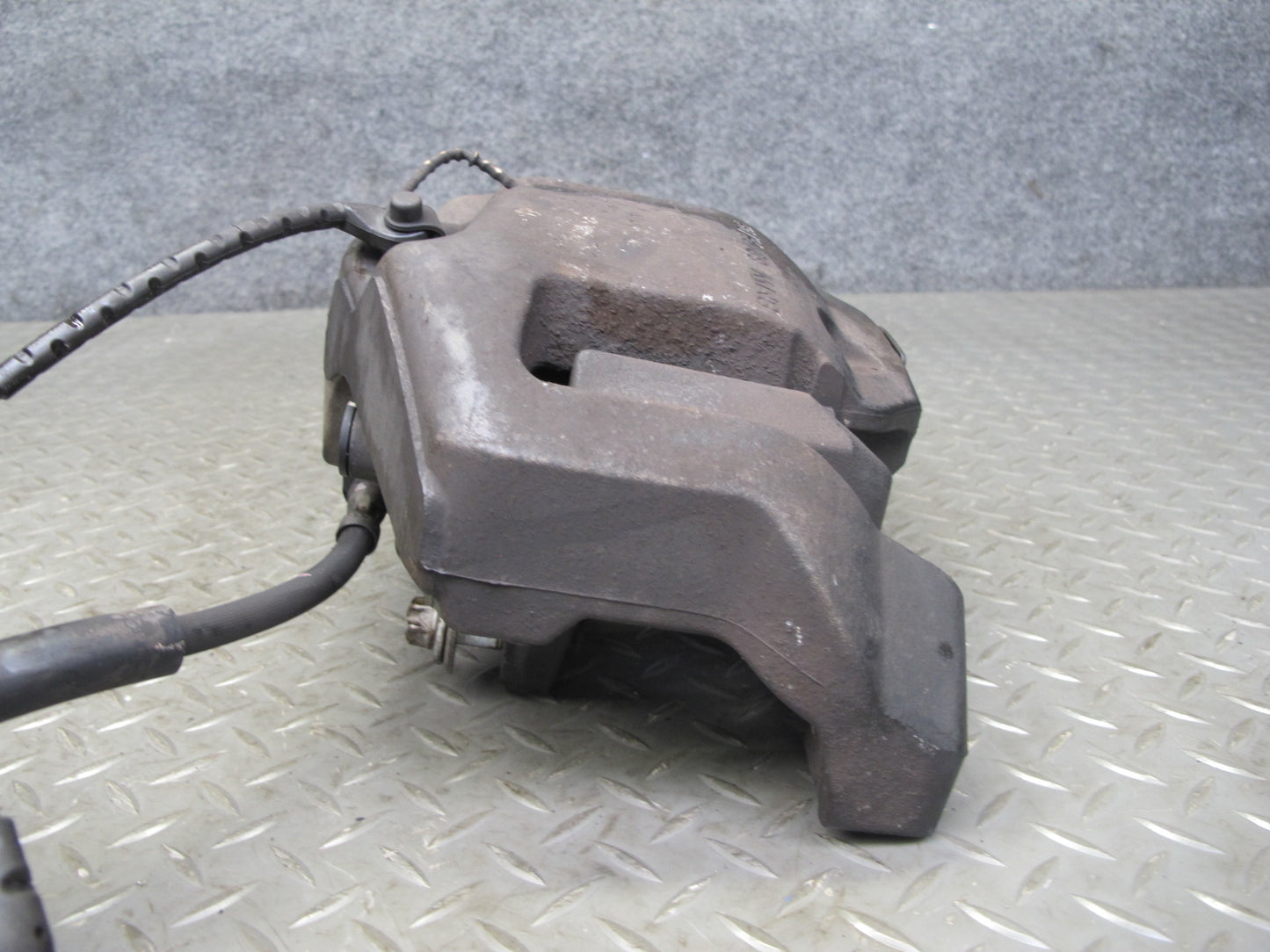 2010-2011 BMW X6 E72 Hybrid AWD Front Left & Right Brake Caliper Set of 2