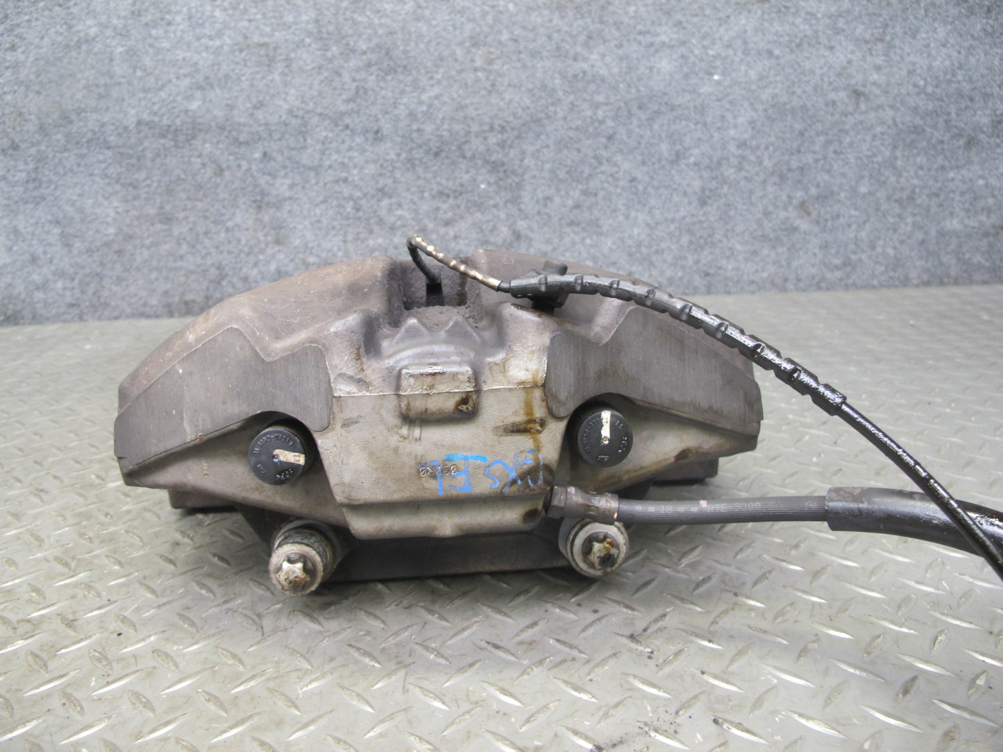 2010-2011 BMW X6 E72 Hybrid AWD Front Left & Right Brake Caliper Set of 2