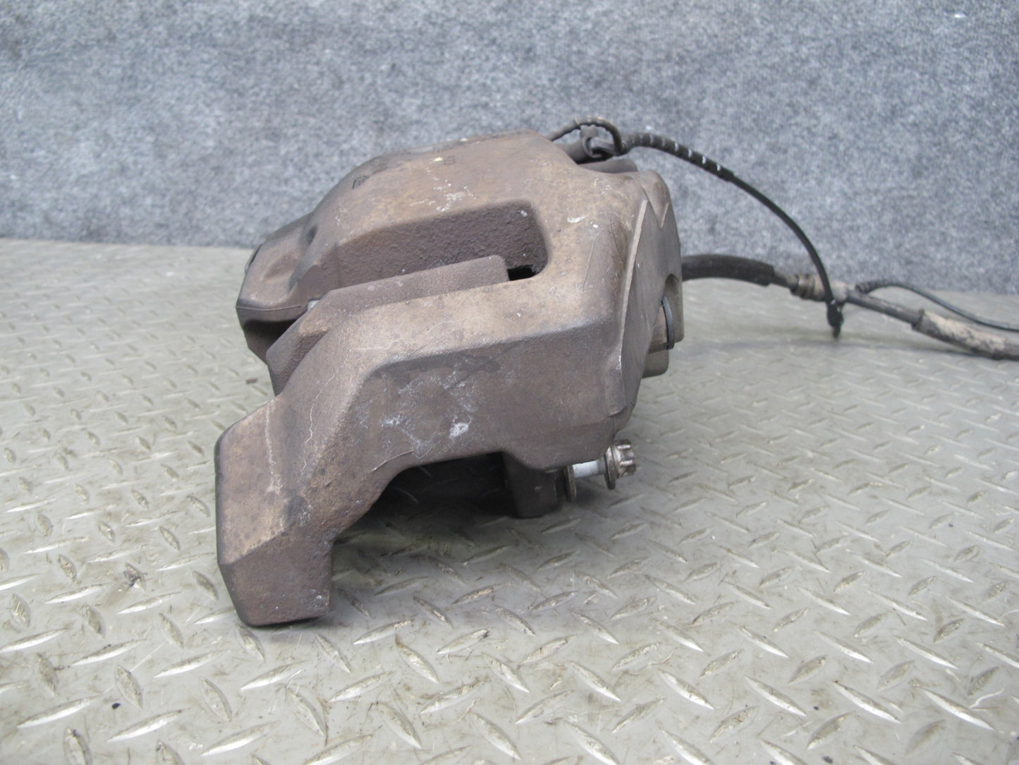 2010-2011 BMW X6 E72 Hybrid AWD Front Left & Right Brake Caliper Set of 2