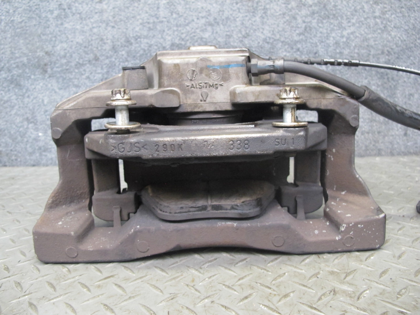 2010-2011 BMW X6 E72 Hybrid AWD Front Left & Right Brake Caliper Set of 2