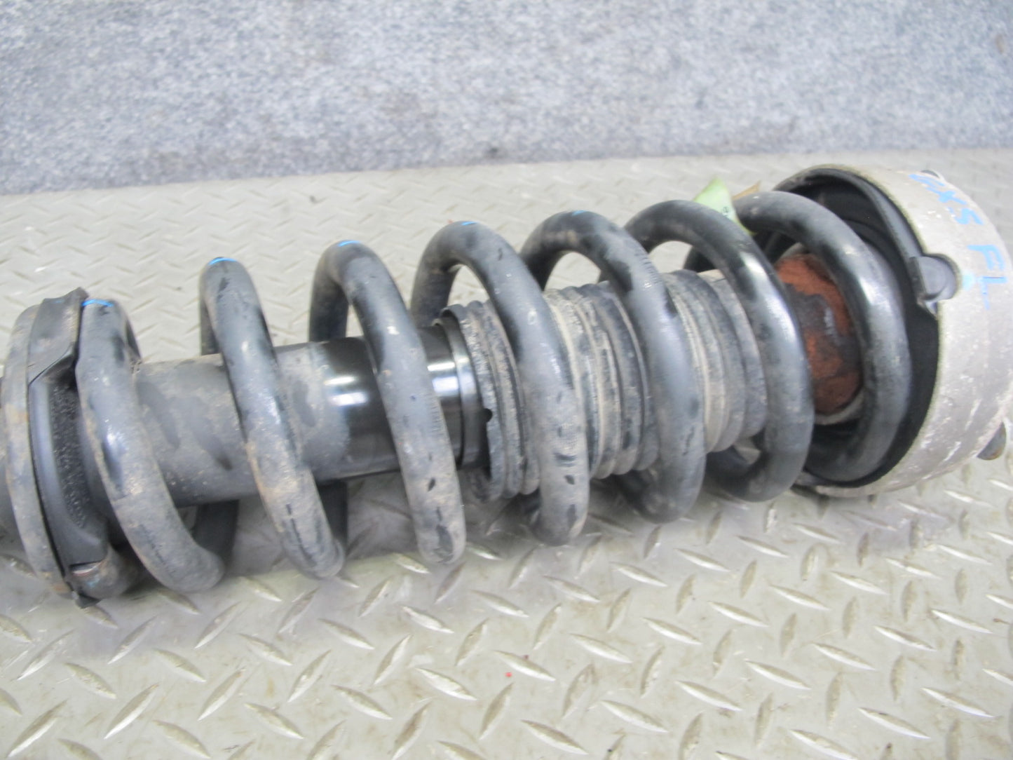 2010-2011 BMW E72 X6 AWD Hybrid Front Left & Right Strut Shock Absorber Set of 2