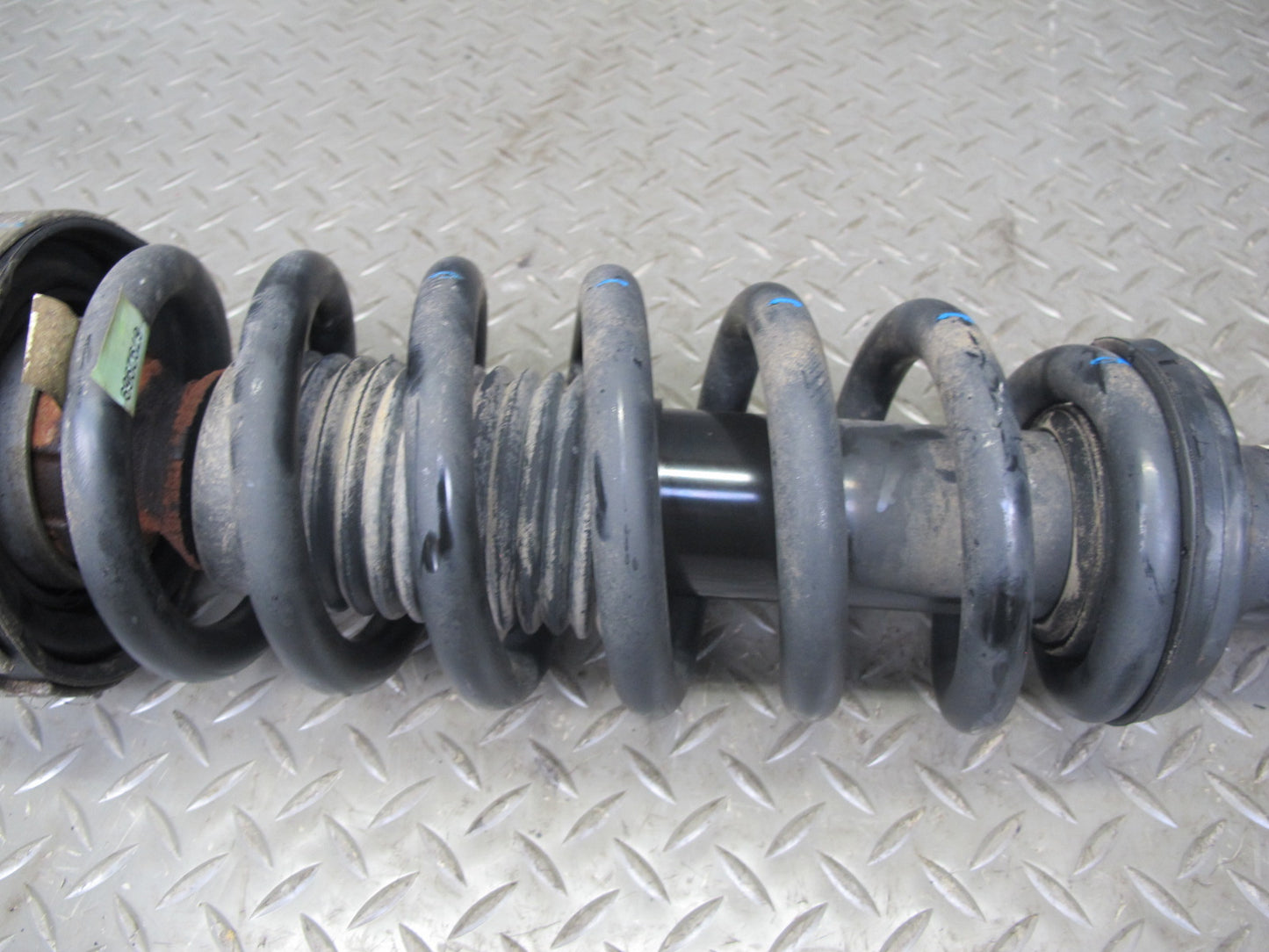2010-2011 BMW E72 X6 AWD Hybrid Front Left & Right Strut Shock Absorber Set of 2