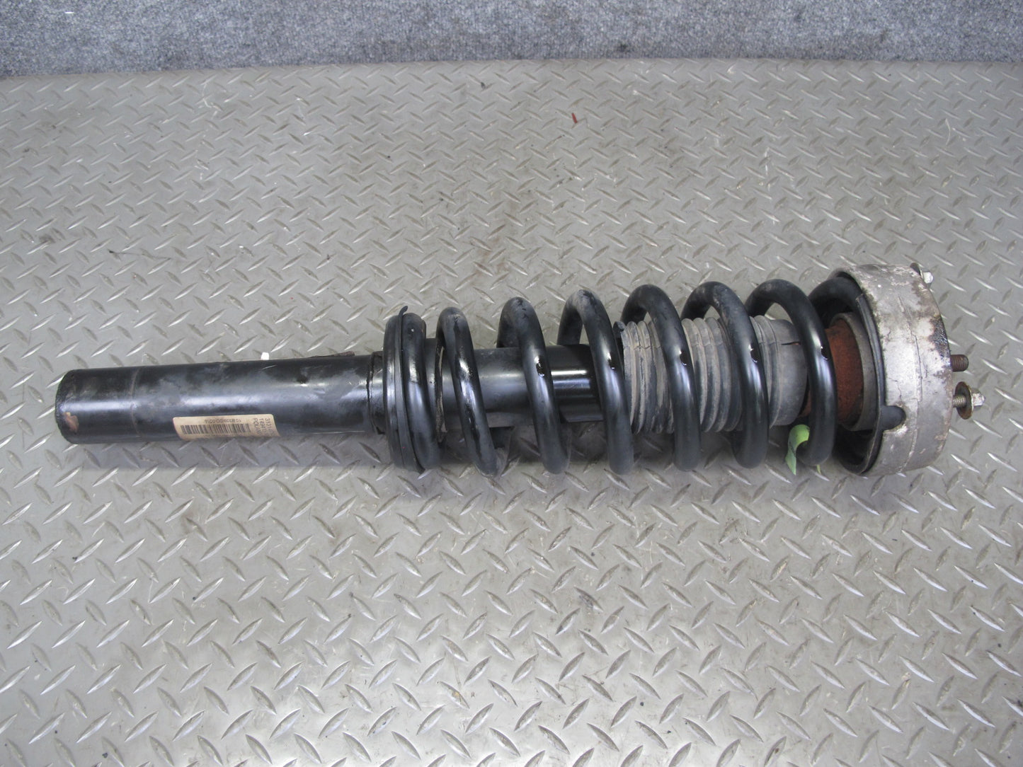 2010-2011 BMW E72 X6 AWD Hybrid Front Left & Right Strut Shock Absorber Set of 2