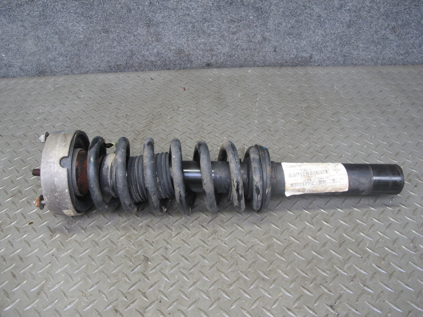 2010-2011 BMW E72 X6 AWD Hybrid Front Left & Right Strut Shock Absorber Set of 2