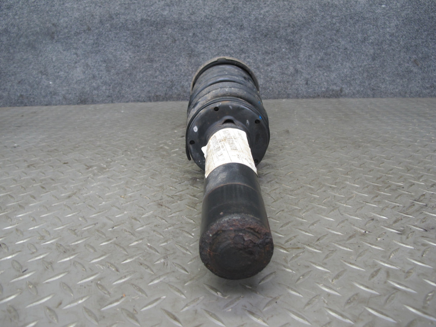 2010-2011 BMW E72 X6 AWD Hybrid Front Left & Right Strut Shock Absorber Set of 2