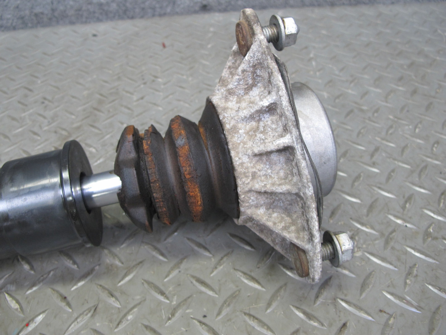 2010-2011 BMW E72 X6 AWD Hybrid Rear Left & Right Strut Shock Absorber Set of 2