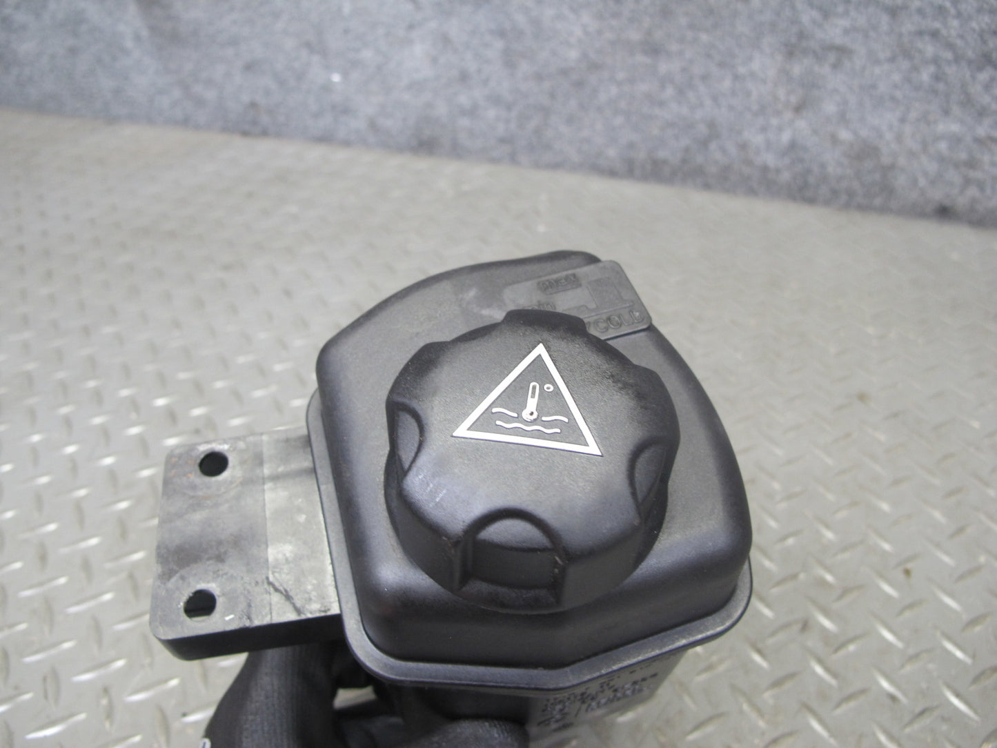 2010-2011 BMW E72 X6 Hybrid Engine Coolant Expansion Overflow Reservoir Tank