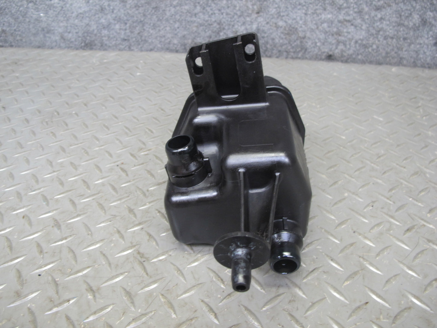 2010-2011 BMW E72 X6 Hybrid Engine Coolant Expansion Overflow Reservoir Tank