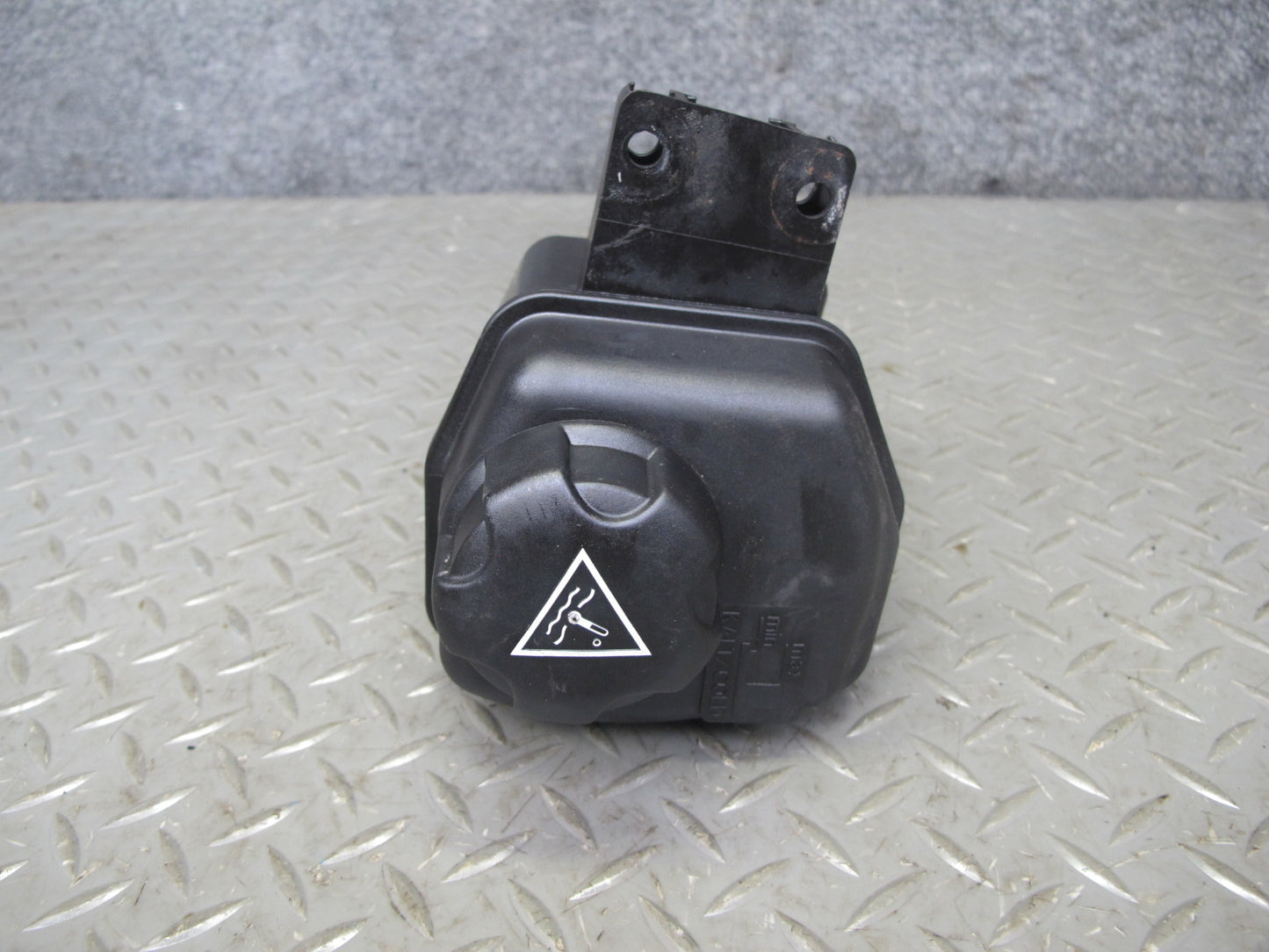 2010-2011 BMW E72 X6 Hybrid Engine Coolant Expansion Overflow Reservoir Tank