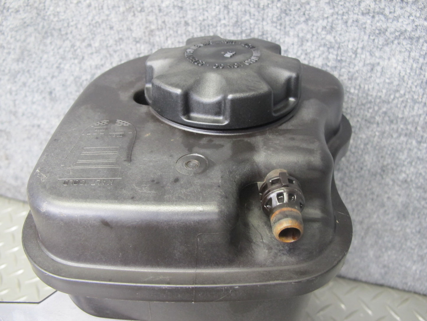 2008-2014 BMW E71 E72 X6 Engine Expansion Overflow Reservoir Tank 7552546