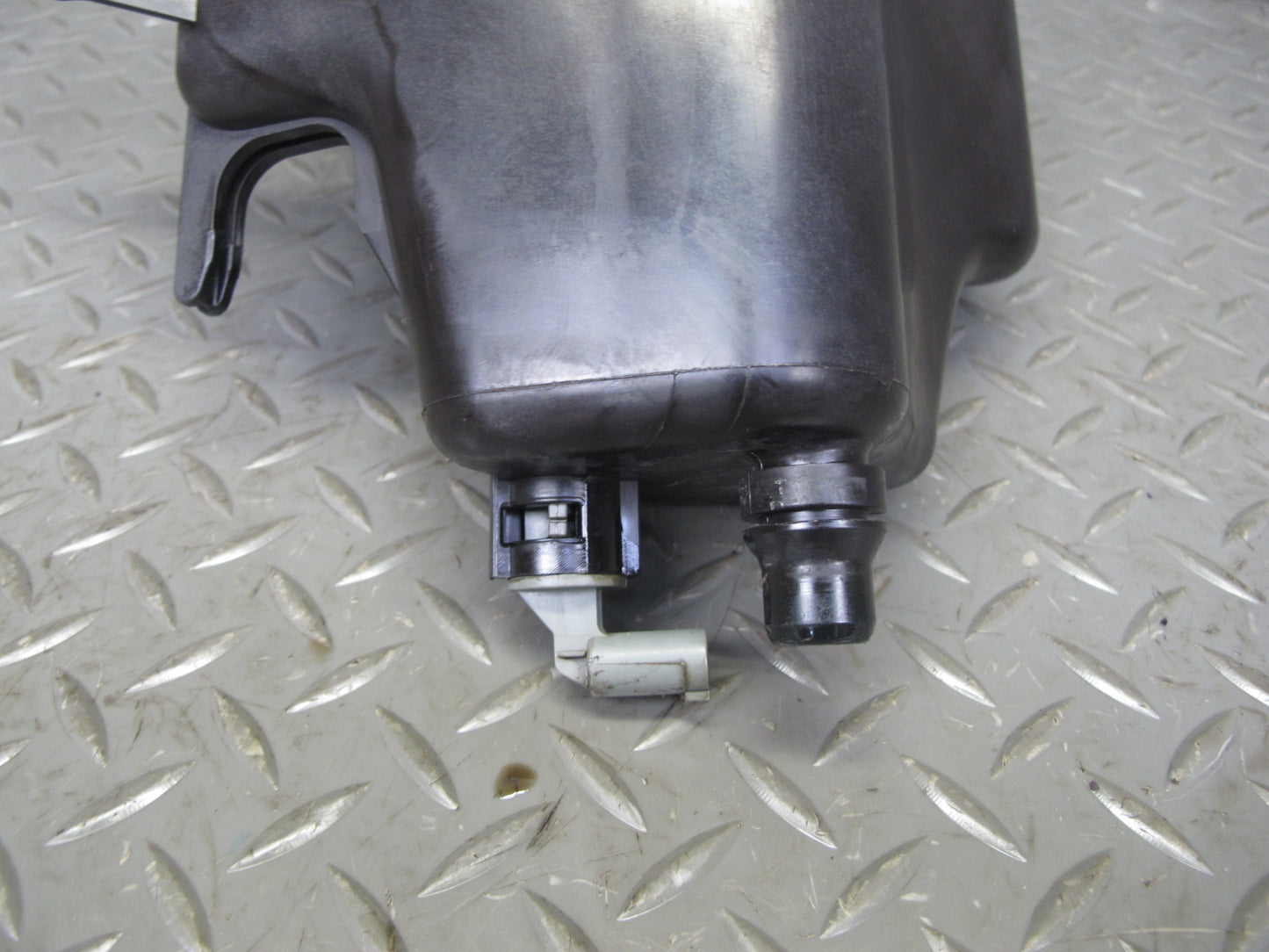 2008-2014 BMW E71 E72 X6 Engine Expansion Overflow Reservoir Tank 7552546
