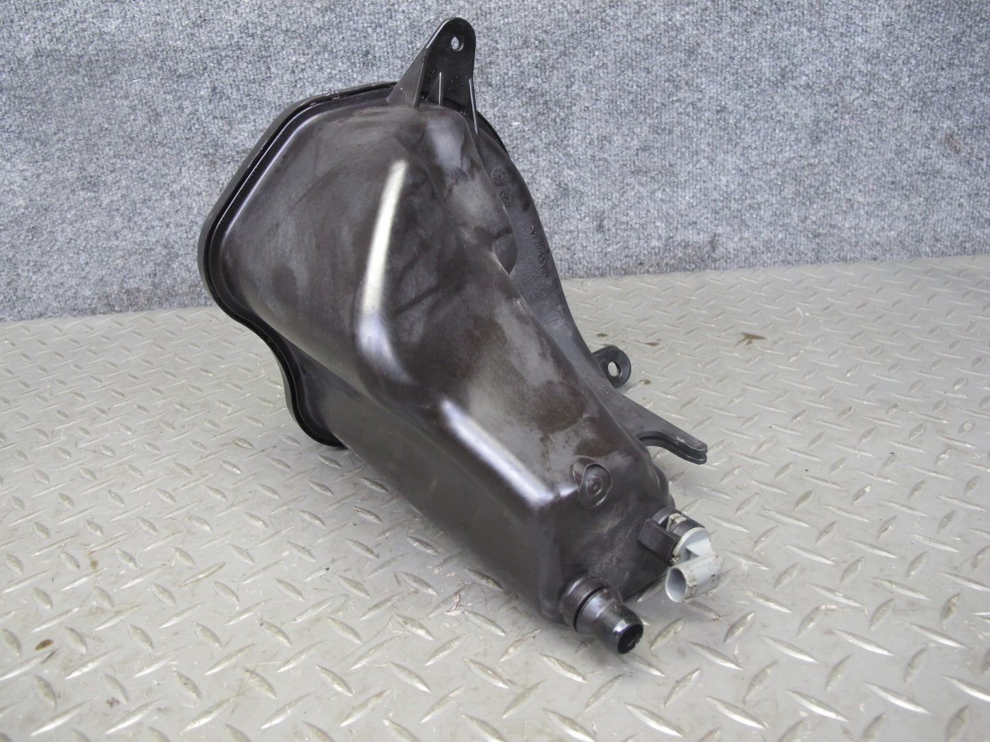2008-2014 BMW E71 E72 X6 Engine Expansion Overflow Reservoir Tank 7552546