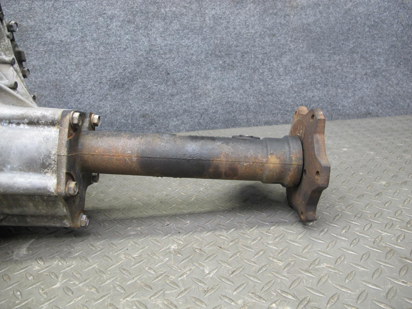 2003-2007 Hummer H2 4WD 4x4 Front Differential Carrier 4.10 Ratio