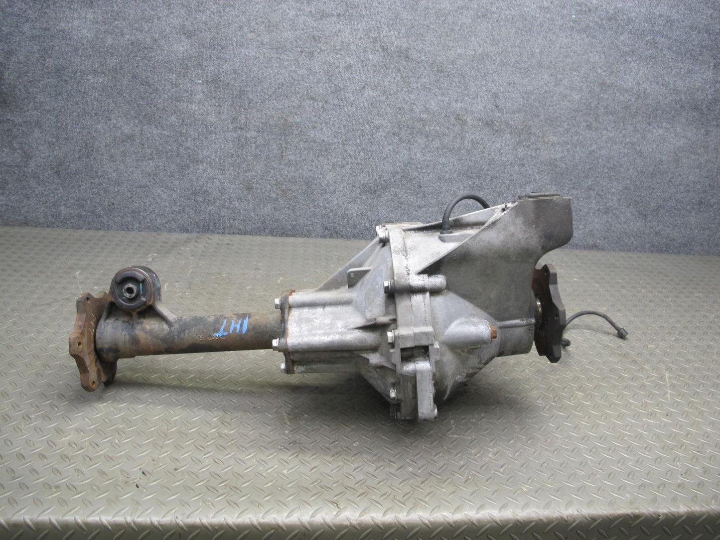 2003-2007 Hummer H2 4WD 4x4 Front Differential Carrier 4.10 Ratio
