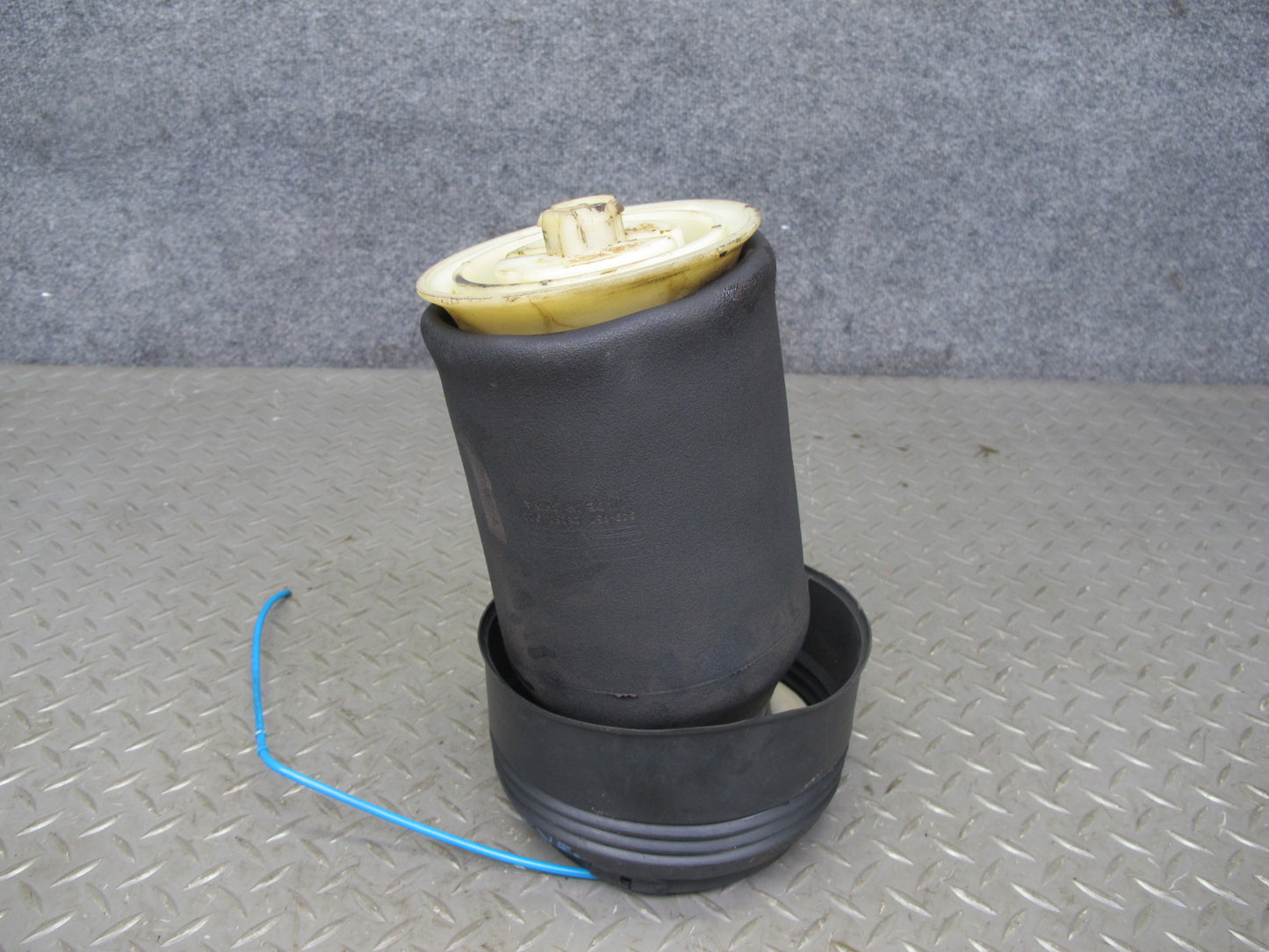 2010-2011 BMW E72 X6 AWD Hybrid Aftermarket Rear Right Suspension Air Spring BAG