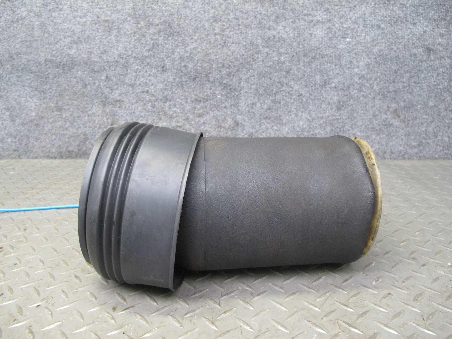 2010-2011 BMW E72 X6 AWD Hybrid Aftermarket Rear Right Suspension Air Spring BAG