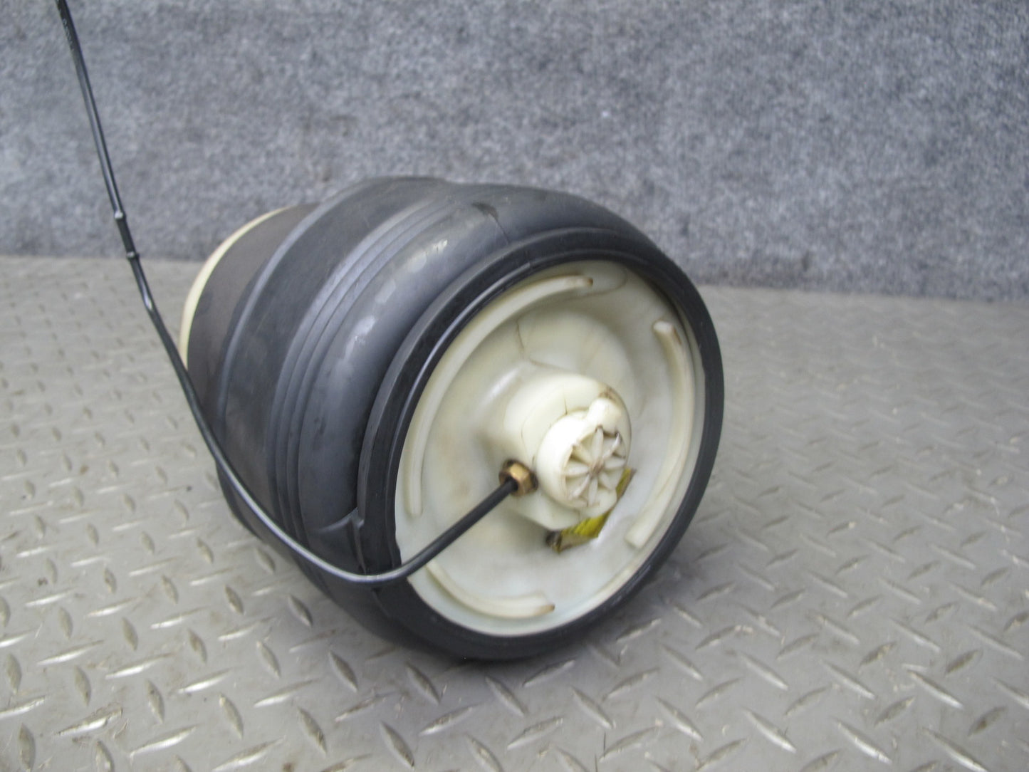 2010-2011 BMW E72 X6 AWD Hybrid Aftermarket Rear Left Suspension Air Spring BAG