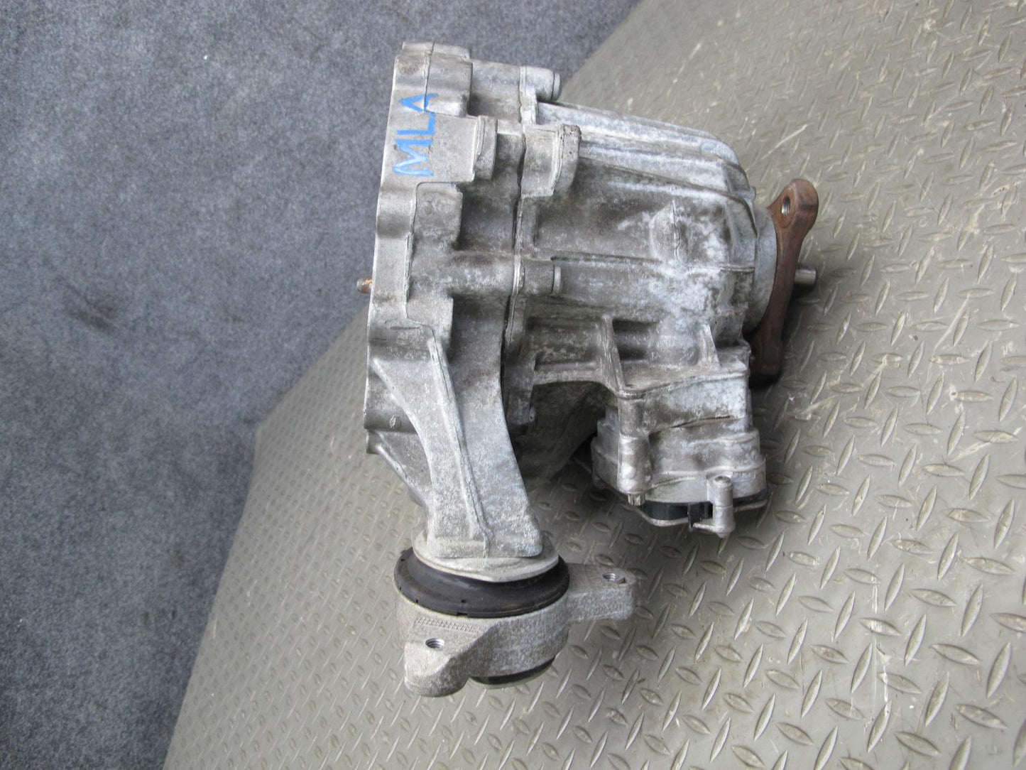2017-2020 Maserati Levante M161 3.0L AWD Transfer Case Box w Motor 6700380720