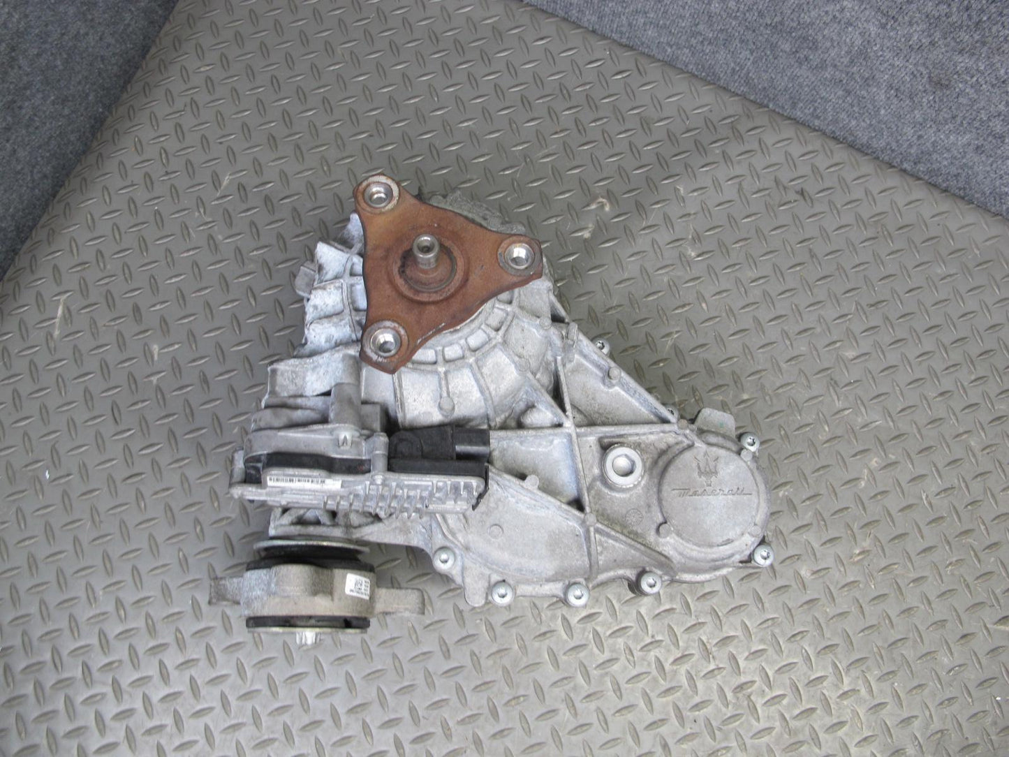 2017-2020 Maserati Levante M161 3.0L AWD Transfer Case Box w Motor 6700380720