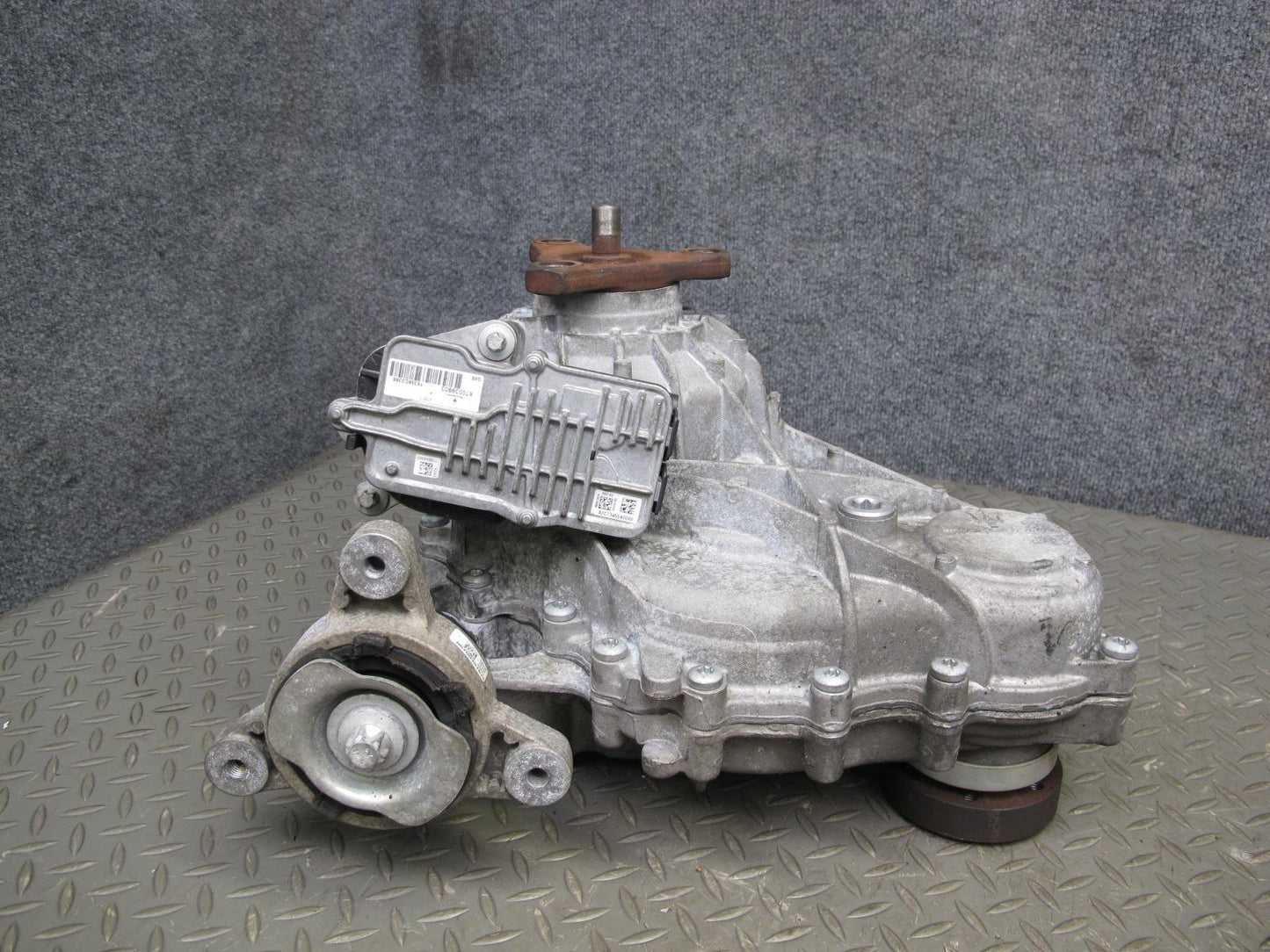 2017-2020 Maserati Levante M161 3.0L AWD Transfer Case Box w Motor 6700380720