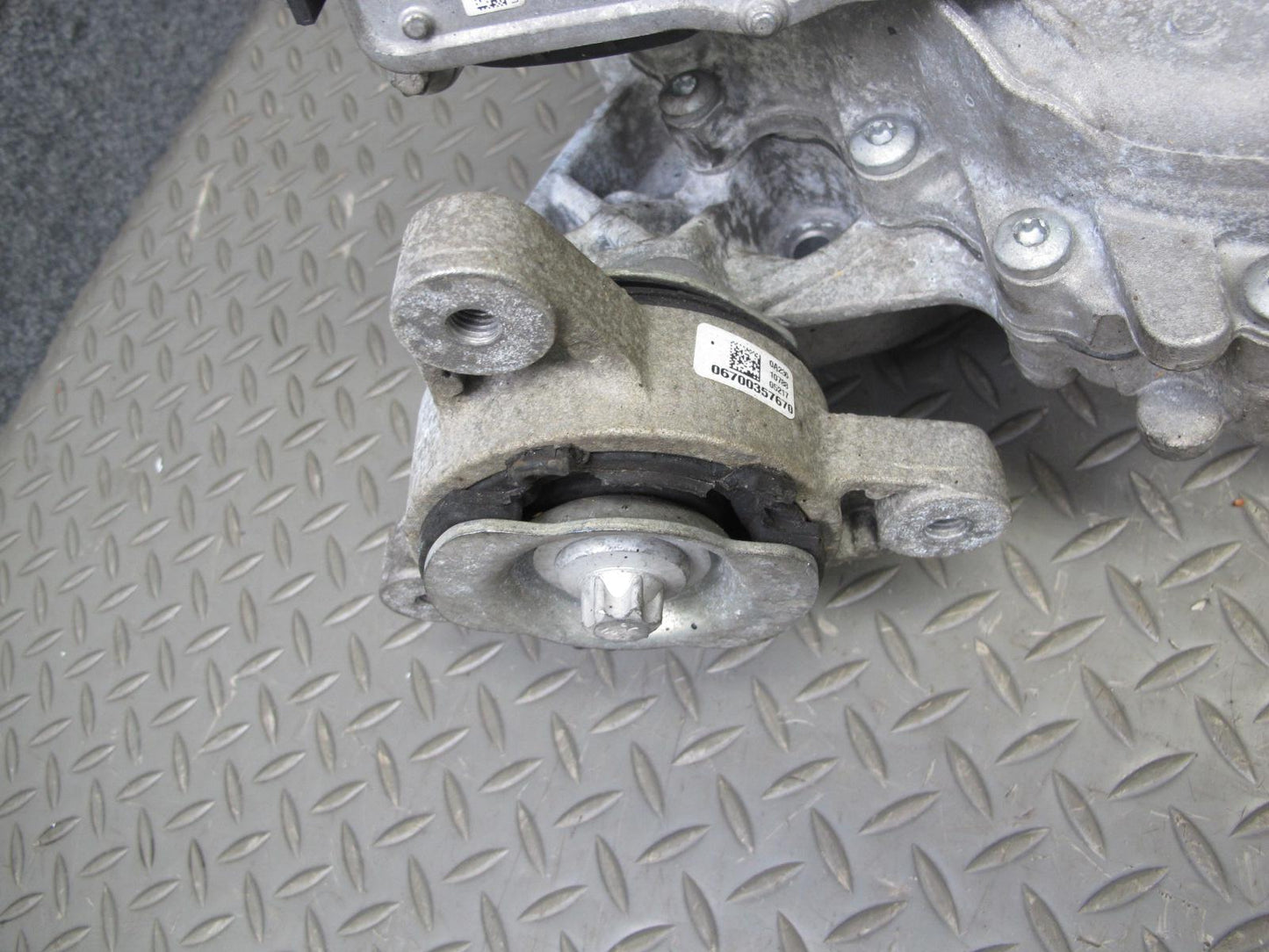 2017-2020 Maserati Levante M161 3.0L AWD Transfer Case Box w Motor 6700380720