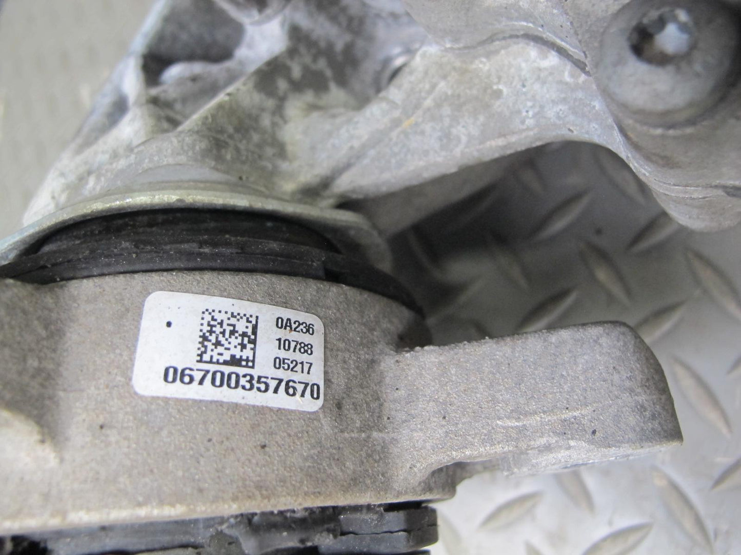 2017-2020 Maserati Levante M161 3.0L AWD Transfer Case Box w Motor 6700380720