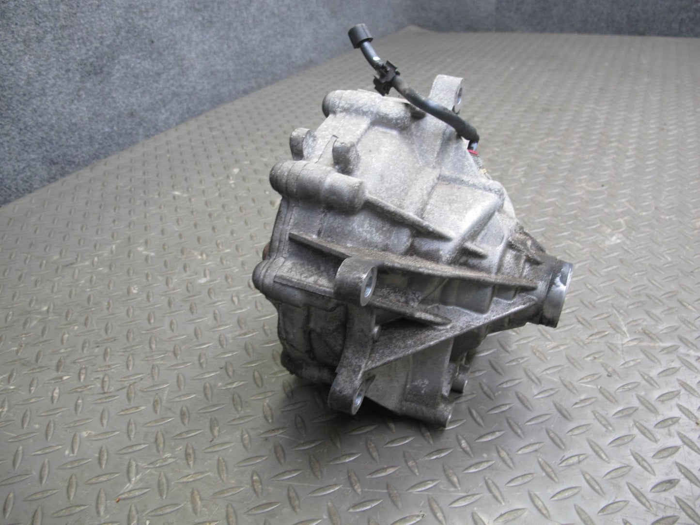 2017-2020 Maserati Levante M161 3.0L AWD Front Differential Carrier 6700321830