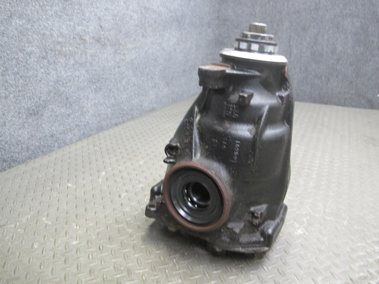 2010-2011 BMW X6 E72 Hybrid Rear Axle Differential Carrier Gear Ratio 3.64