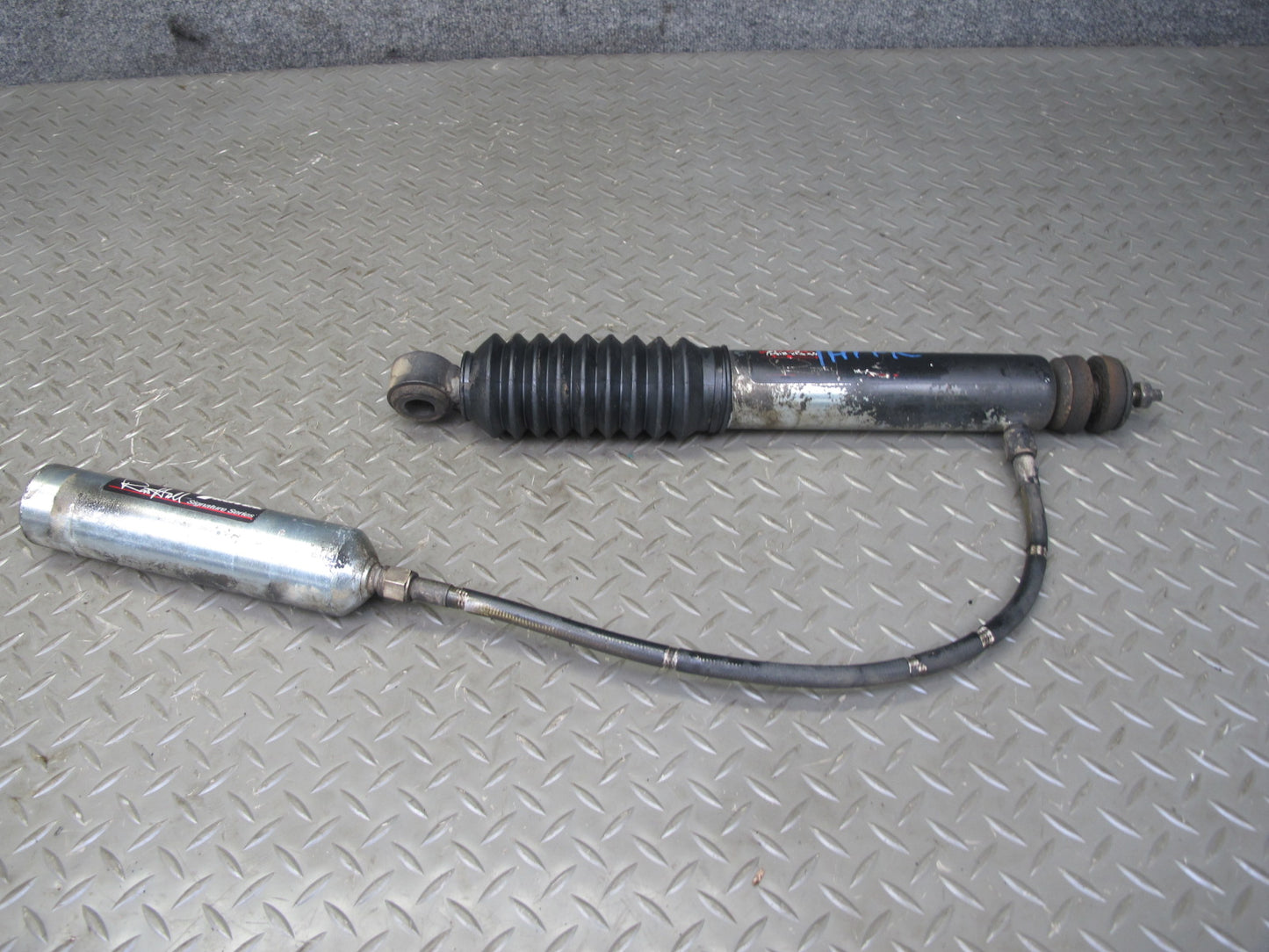 2003-2007 Hummer H2 Front Right Shock Strut Edelbrock Xtreme Travel w Reservoir