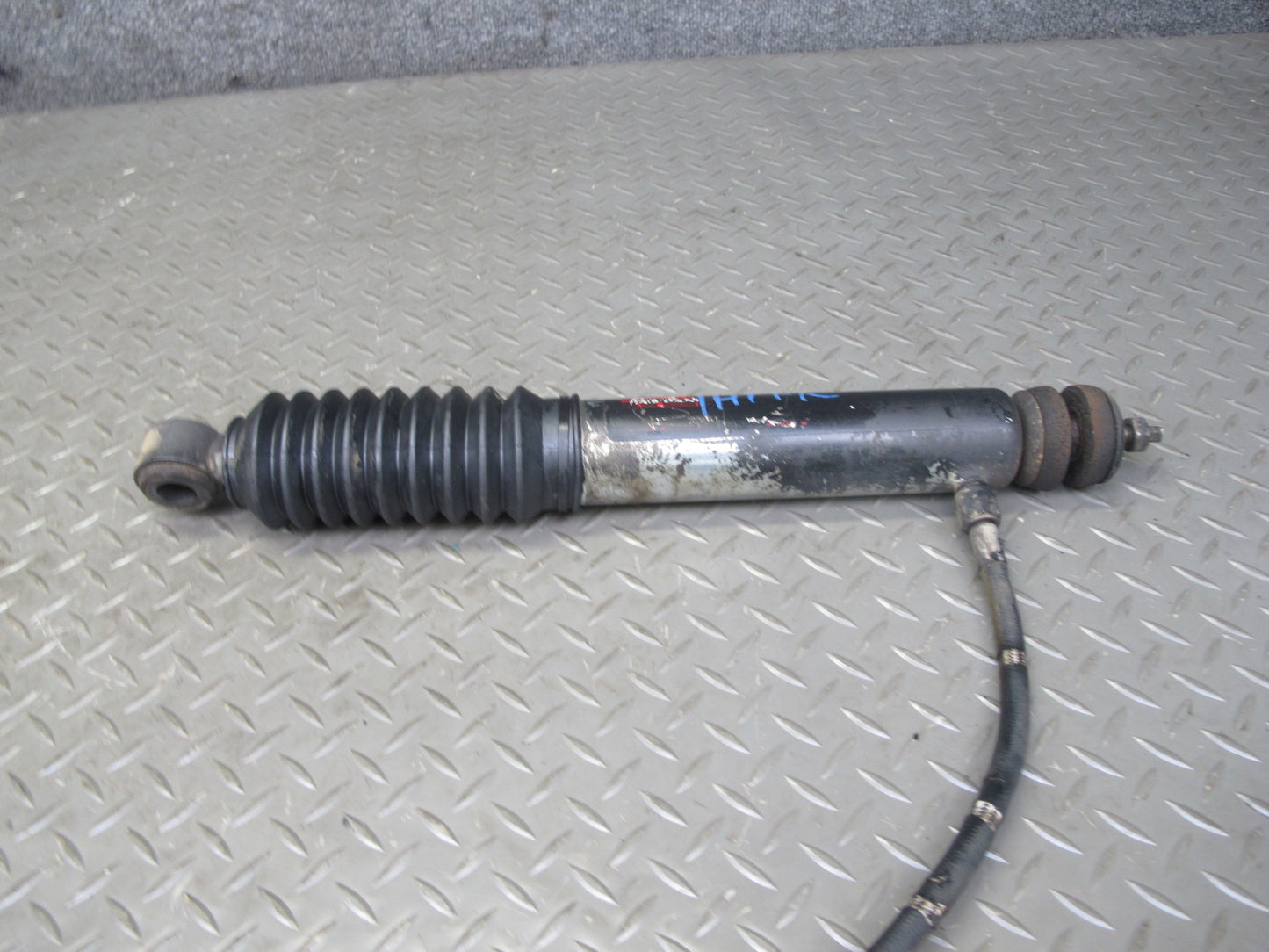 2003-2007 Hummer H2 Front Right Shock Strut Edelbrock Xtreme Travel w Reservoir