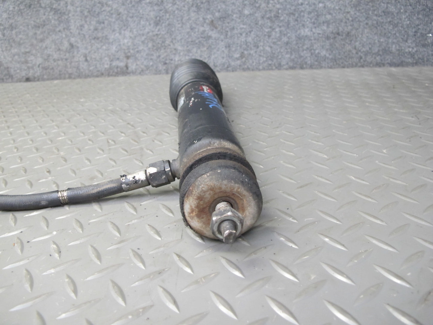 2003-2007 Hummer H2 Front Right Shock Strut Edelbrock Xtreme Travel w Reservoir