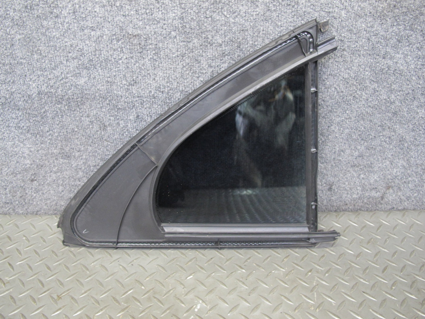 07-13 Mercedes W221 S-class Rear Left Door Quarter Glass Window OEM