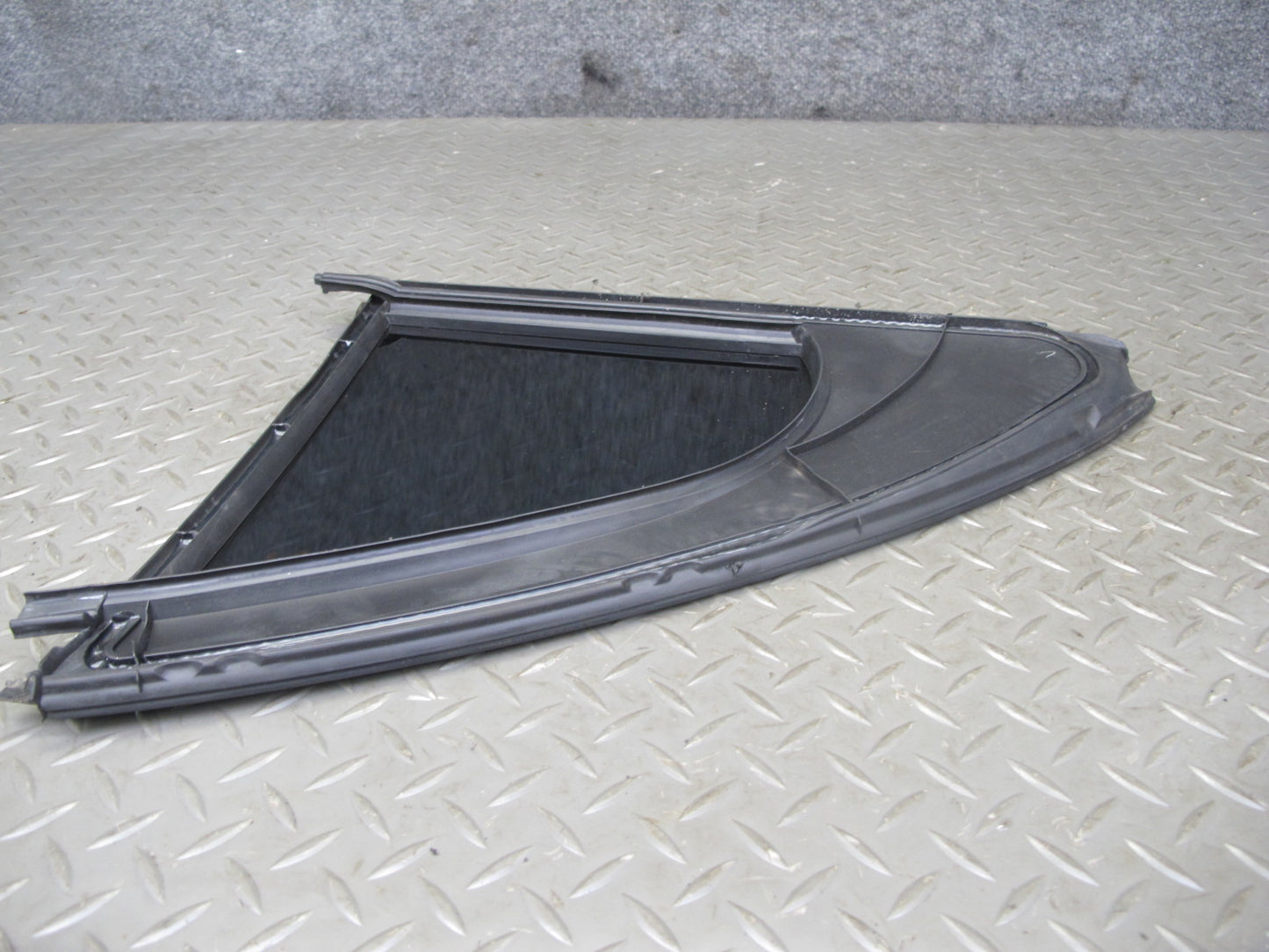 07-13 Mercedes W221 S-class Rear Left Door Quarter Glass Window OEM