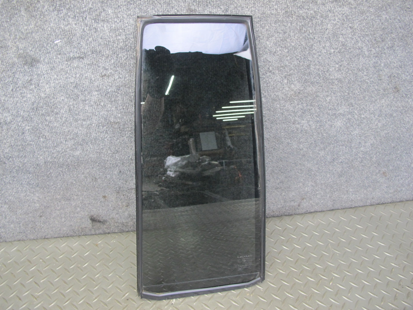 1998-2007 Lexus J100 LX470 Rear Left Side Door Vent Fixed Glass Window