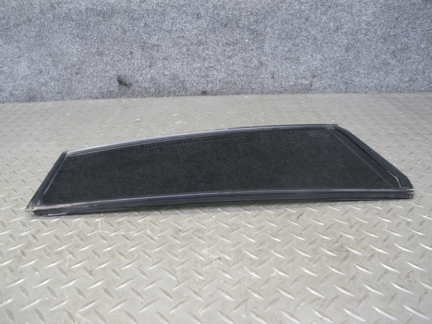 1998-2007 Lexus J100 LX470 Rear Left Side Door Vent Fixed Glass Window