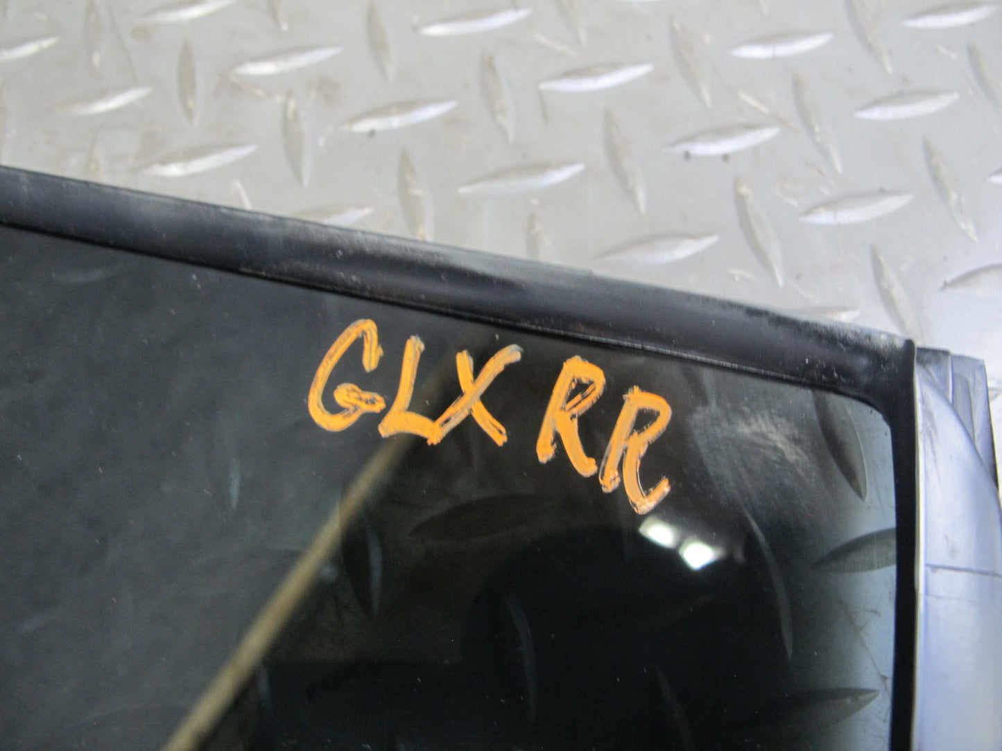 1998-2007 Lexus J100 LX470 Rear Right Side Door Vent Fixed Glass Window