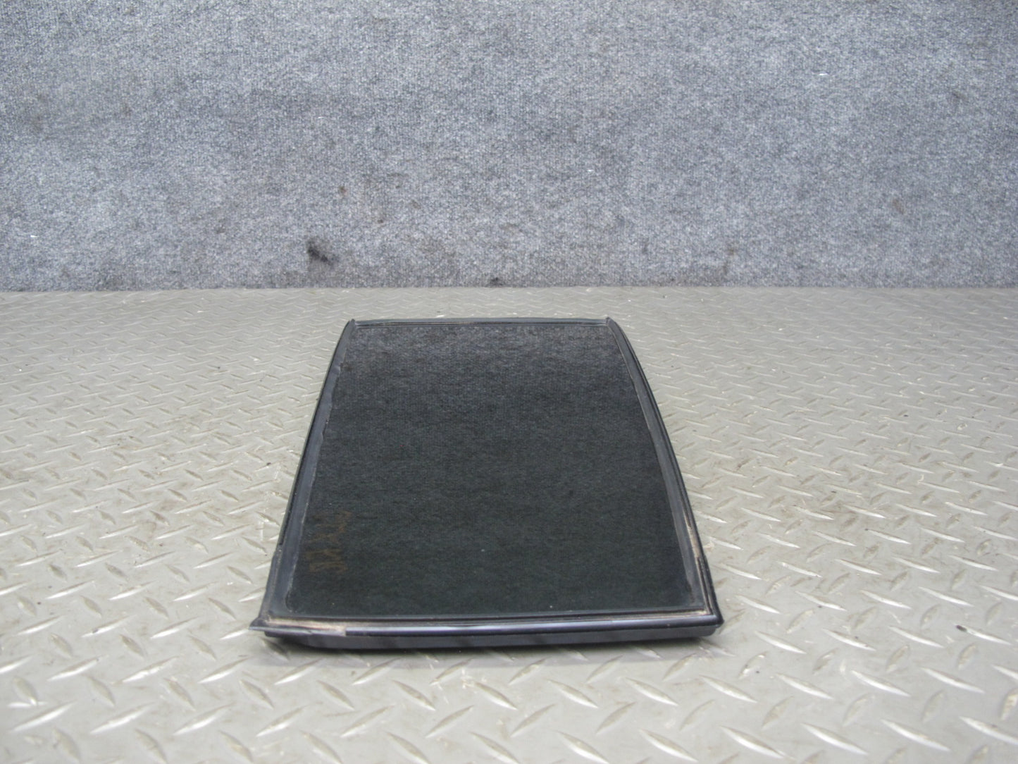1998-2007 Lexus J100 LX470 Rear Right Side Door Vent Fixed Glass Window