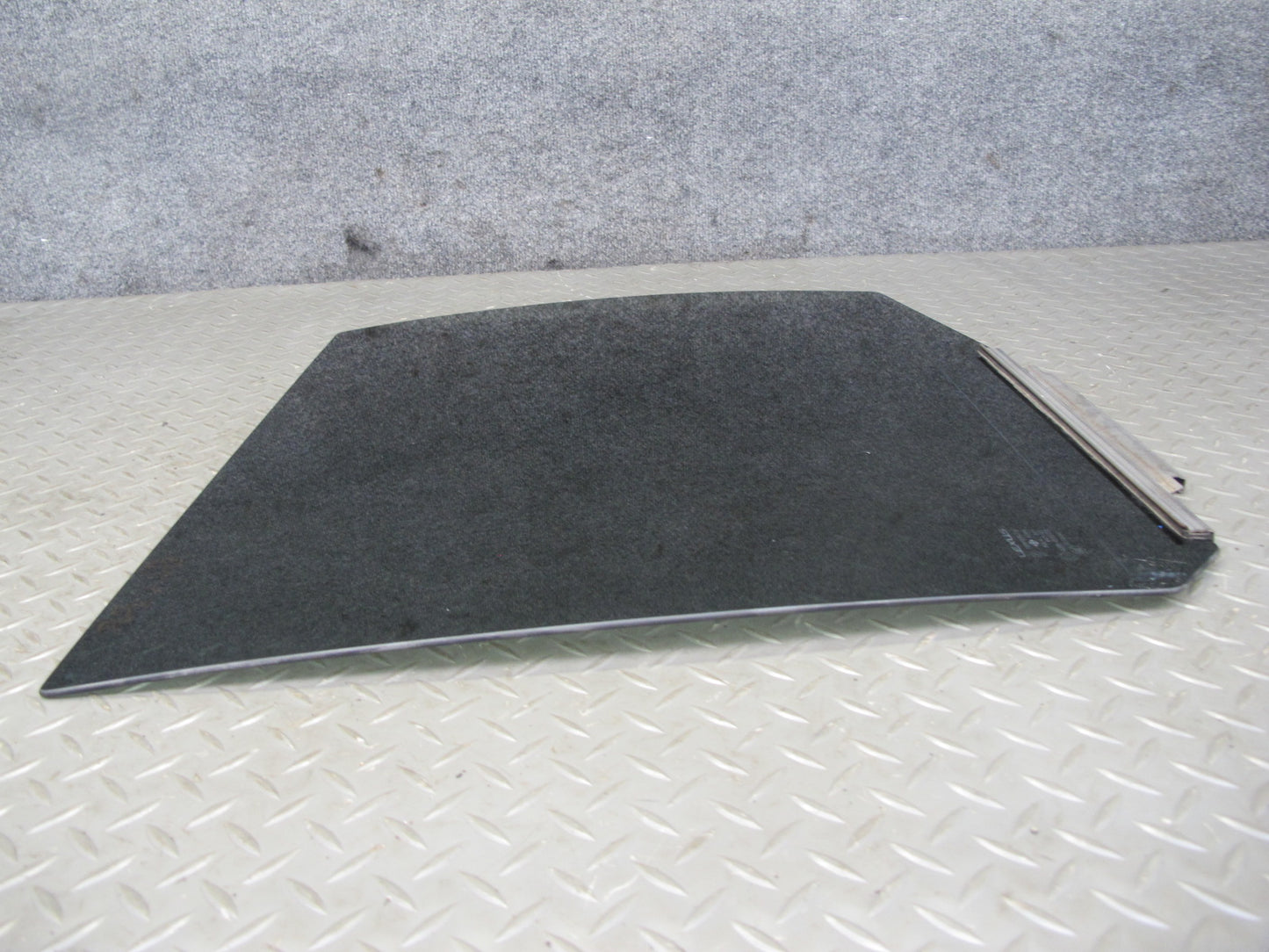 2003-2007 Lexus J100 LX470 Rear Right Passenger Side Door Glass Window