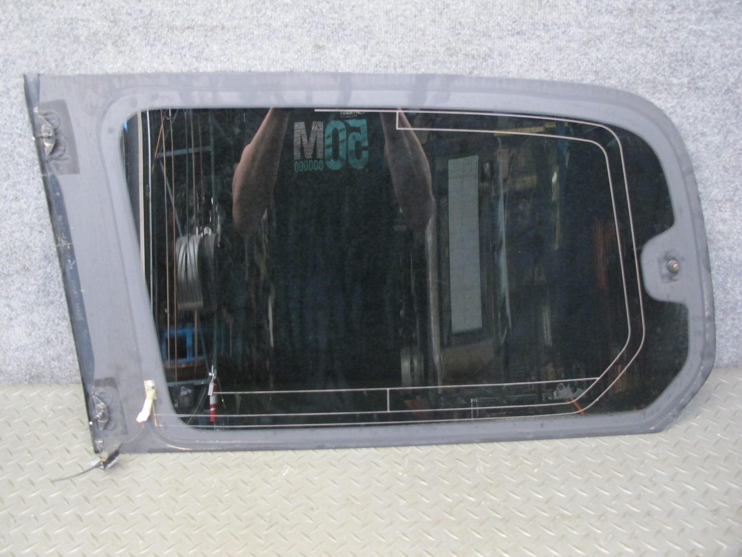 2003-2007 Lexus J100 LX470 Rear Right Passenger Side Quarter Glass Window