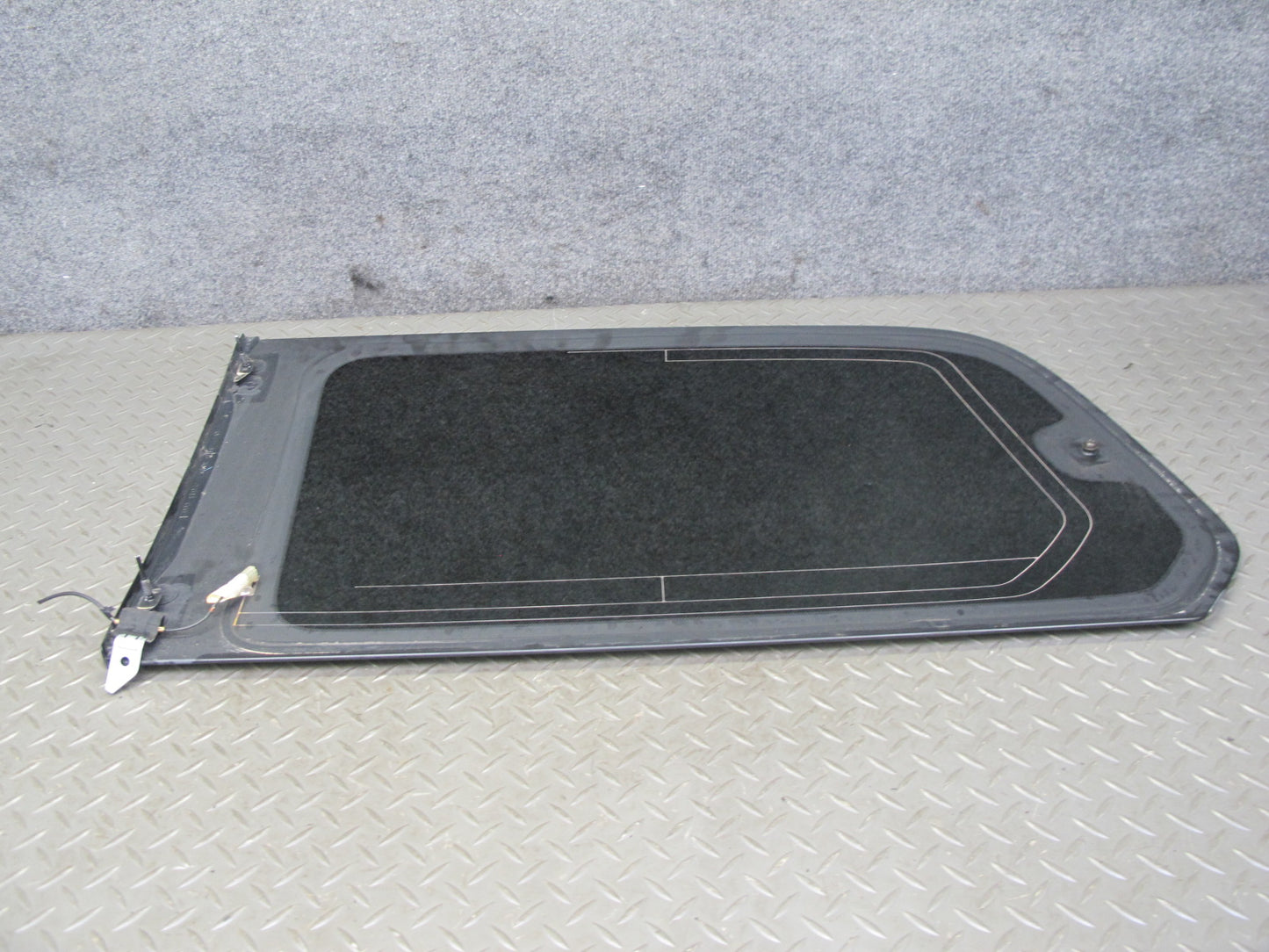 2003-2007 Lexus J100 LX470 Rear Right Passenger Side Quarter Glass Window