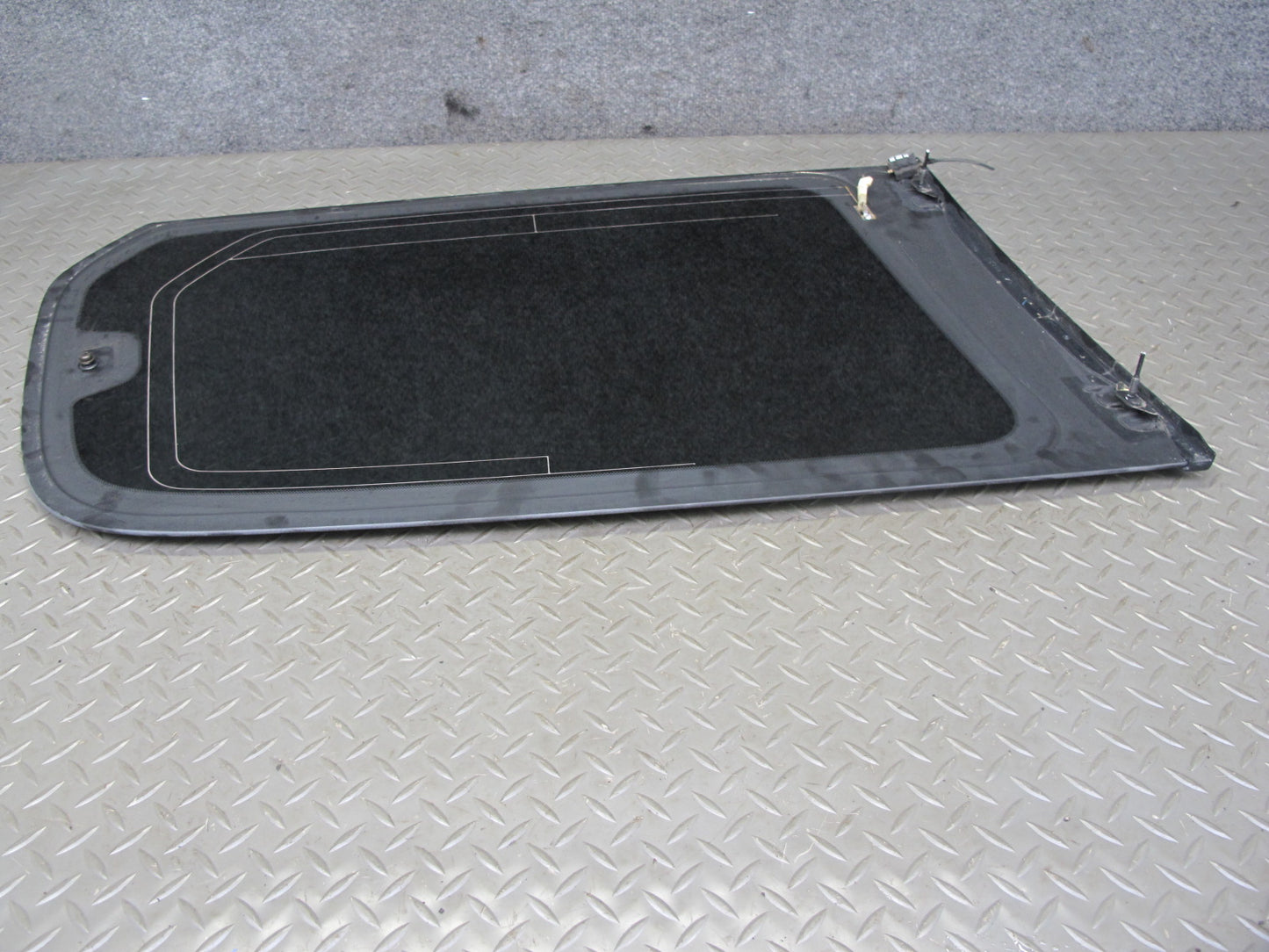 2003-2007 Lexus J100 LX470 Rear Right Passenger Side Quarter Glass Window
