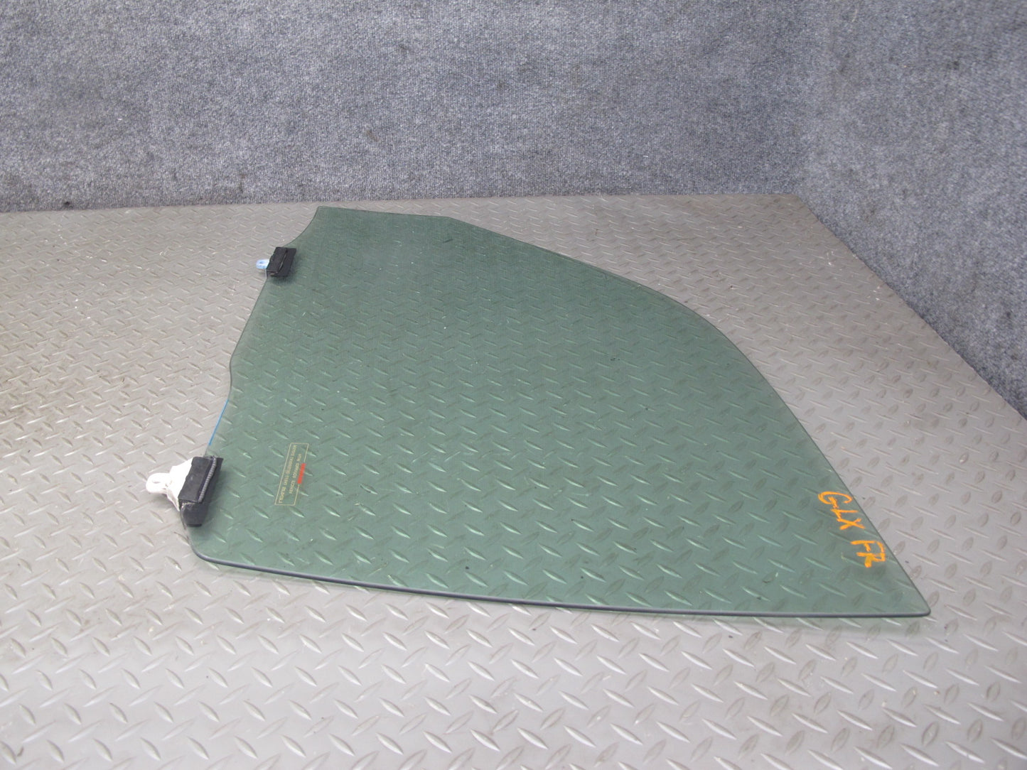 2003-2007 Lexus J100 LX470 Front Right Passenger Side Door Glass Window