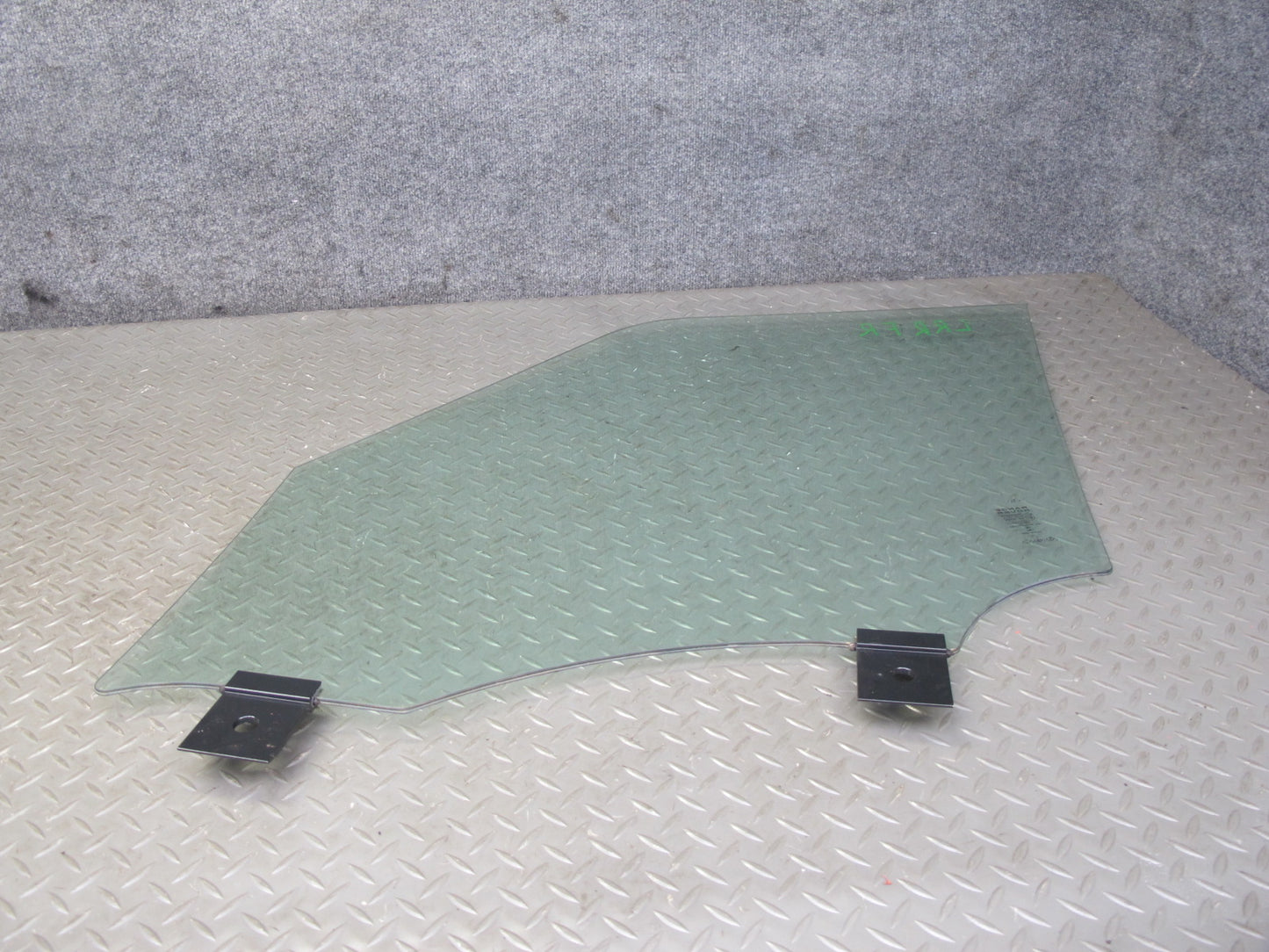 2013-2017 Land Range Rover L405 Front Right Door Glass Window
