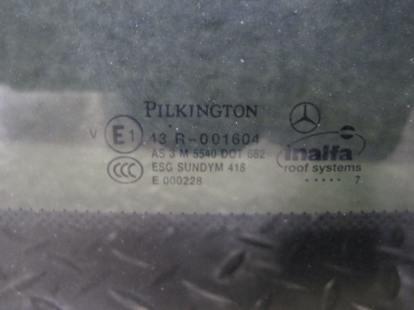 07-13 Mercedes W221 S-class Sunroof Glass Panel 2217800421 OEM