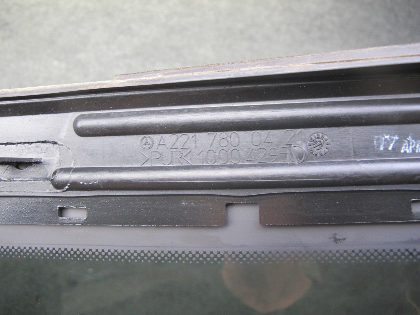 07-13 Mercedes W221 S-class Sunroof Glass Panel 2217800421 OEM