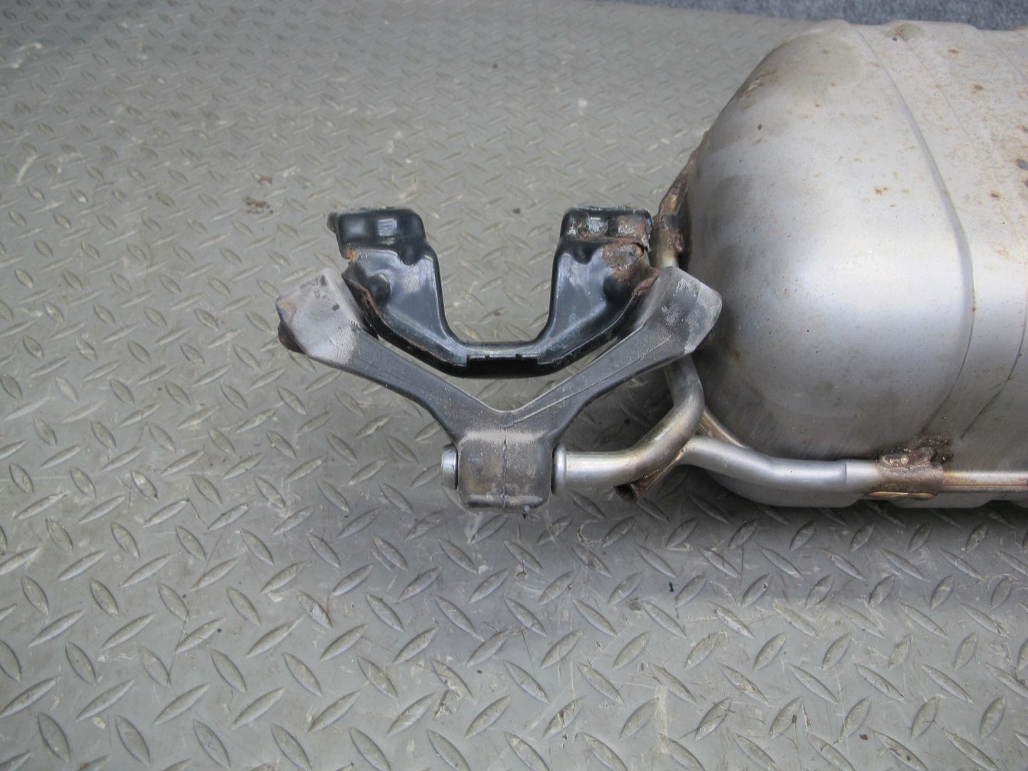 12-13 VW Golf R MK6 Rear Exhaust Muffler w Tips & Flap OEM