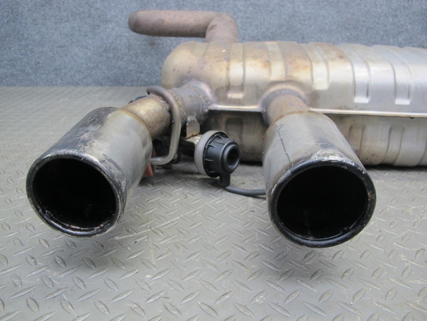 12-13 VW Golf R MK6 Rear Exhaust Muffler w Tips & Flap OEM